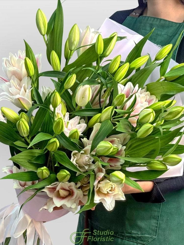 Букет из Махровых Лилий 15 шт «Ода Любви»