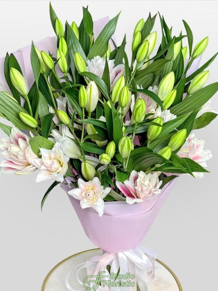 Букет из Махровых Лилий 15 шт «Ода Любви»