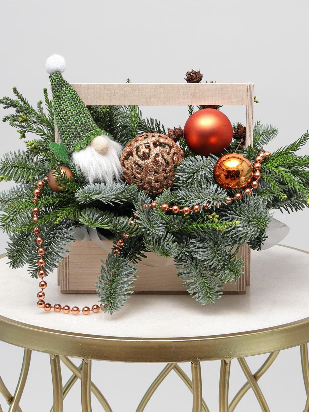 Новогодняя композиция из Нобилиса и Мережки в ящике «Праздничный Секрет»