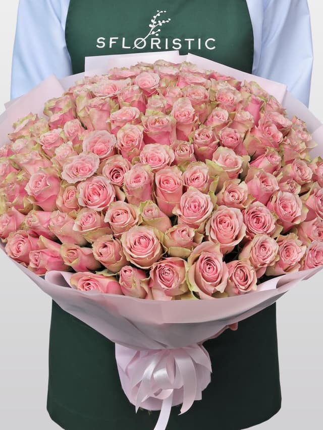 Букет из розовых Роз Кения 60 см 101 шт «Нежный Шлейф»