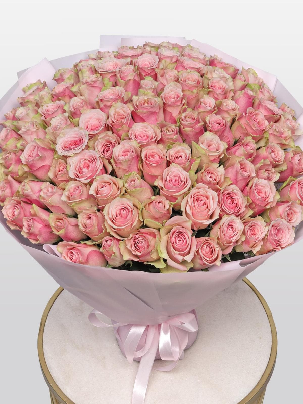 Букет из розовых Роз Кения 60 см 101 шт «Нежный Шлейф»