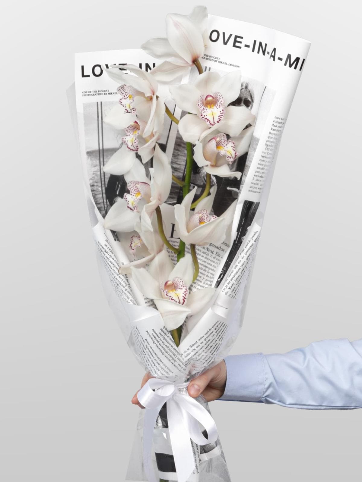 Букет из ветки Белой Орхидеи «Чистый Лист»