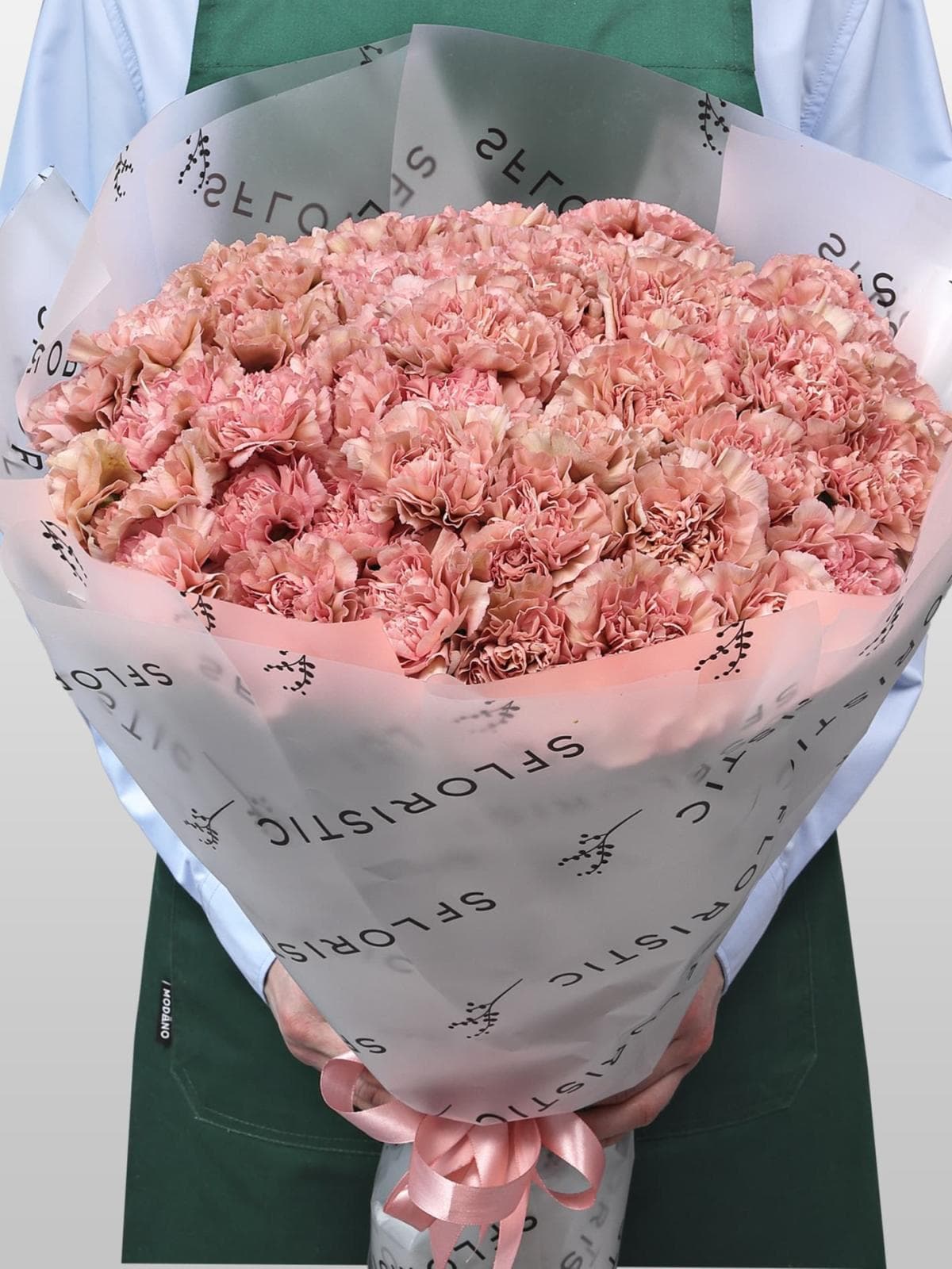 Букет из Пудрово-Розовых Гвоздик 51 шт «Мягкие Объятия»