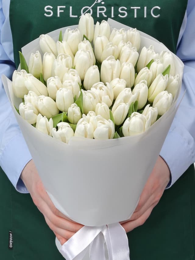 Букет из белых Тюльпанов 51 шт «Дыхание ангела»