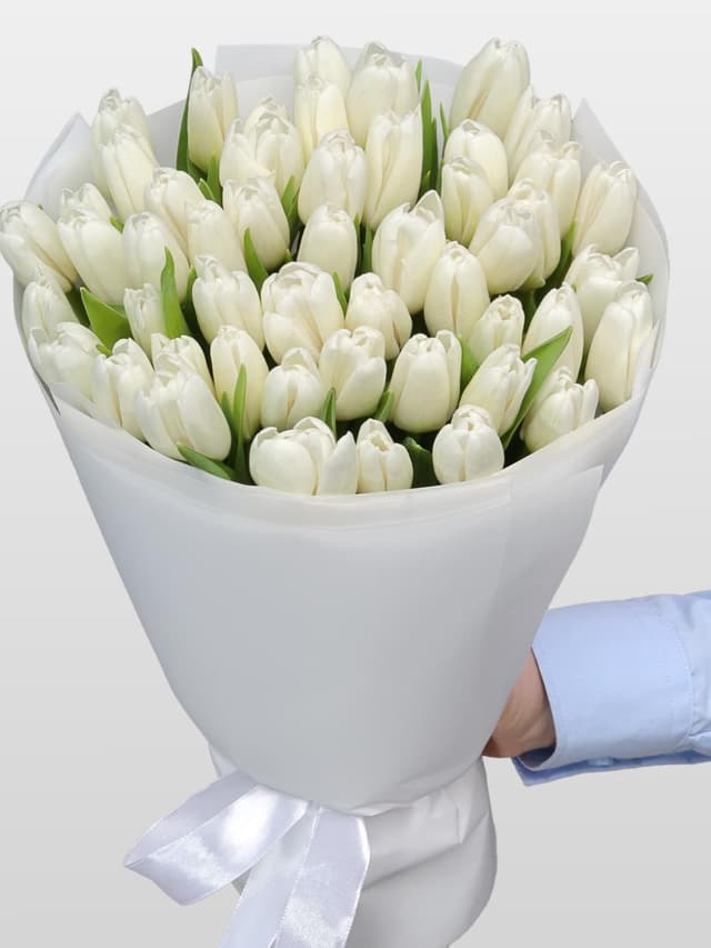 Букет из белых Тюльпанов 51 шт «Дыхание ангела»