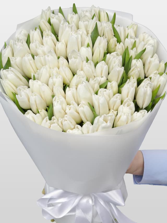 Букет из белых Тюльпанов 101 шт «Горный хрусталь»