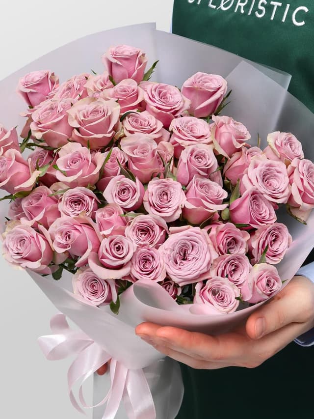 Букет из Сиреневой Кустовой Розы 40 см 15 шт «Парижское утро»