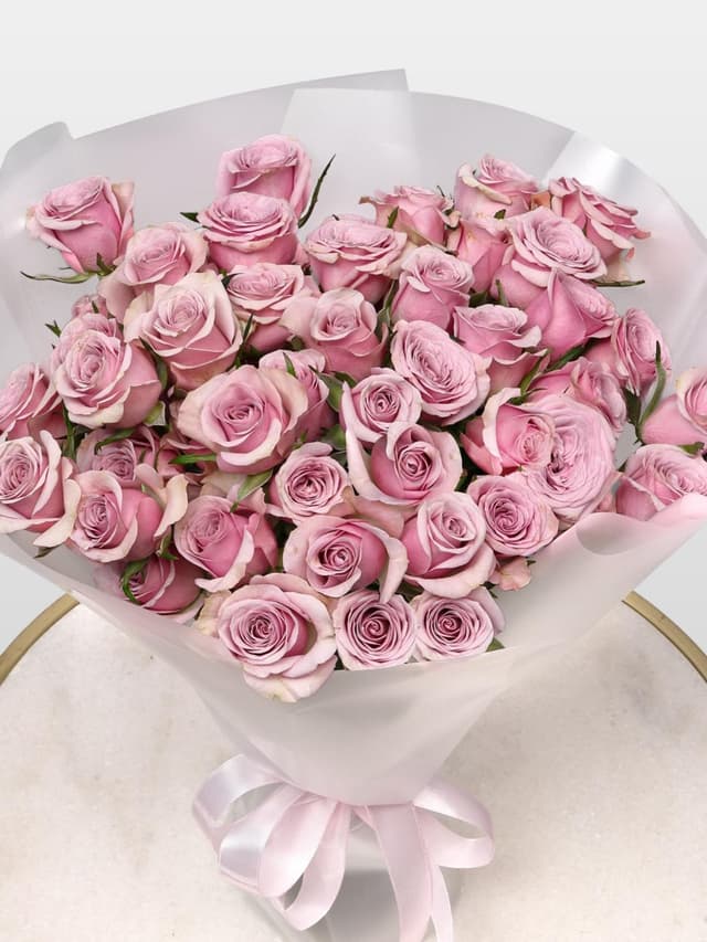 Букет из Сиреневой Кустовой Розы 40 см 15 шт «Парижское утро»