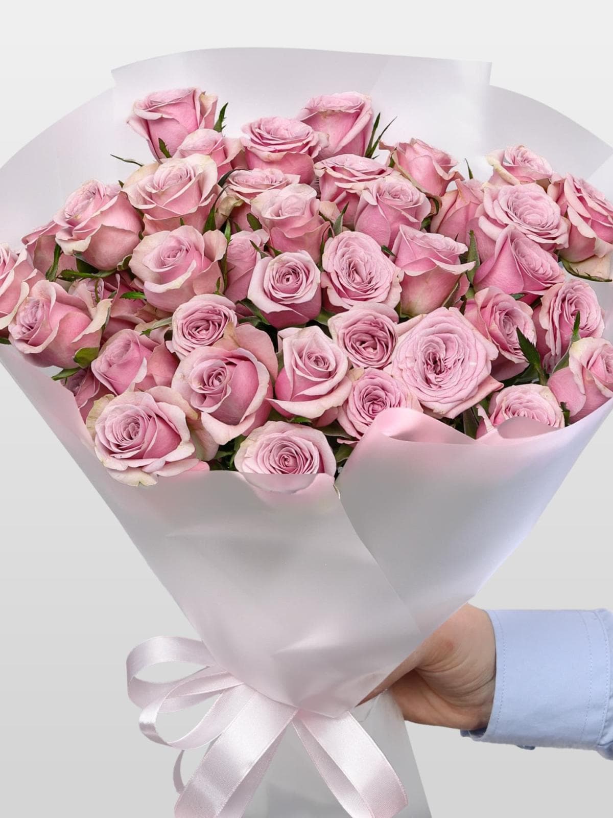 Букет из Сиреневой Кустовой Розы 40 см 15 шт «Парижское утро»