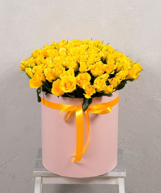 Желтая роза Кения в коробке 101шт