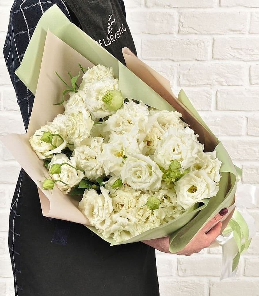 Букет из белого Лизиантуса «София»