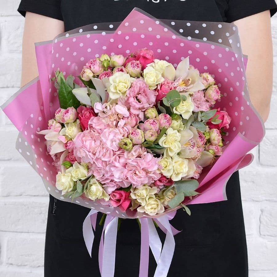 Букет из Роз, Гортензий и Орхидей «Нежный»