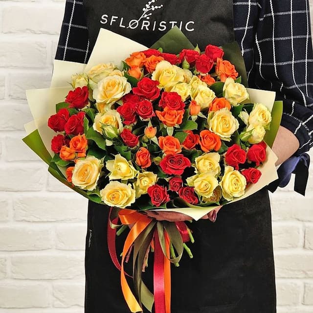 Букет из кустовых Роз «Заветная мечта»