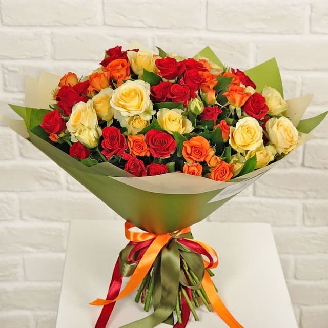 Букет из кустовых Роз «Заветная мечта»