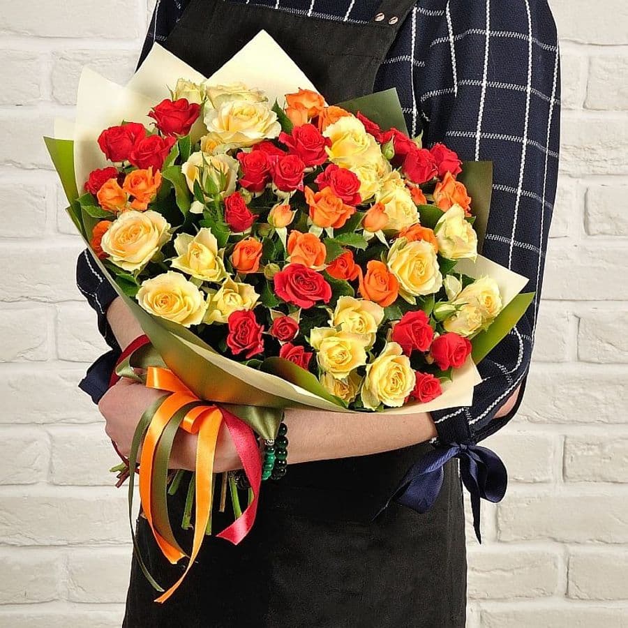 Букет из кустовых Роз «Заветная мечта»