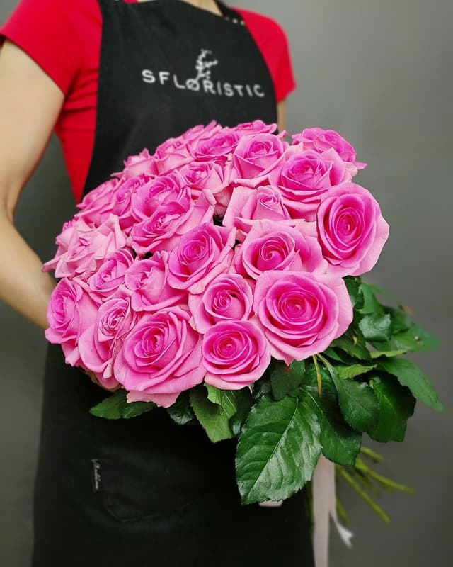 Букет из розовых Роз 60 см «Магнифика»