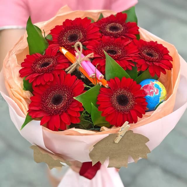 Букет из красных Гермини «Кругосветное путешествие»