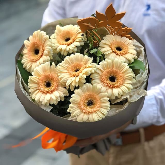 Букет из кремовых Гермини «Солнечные зайчики»