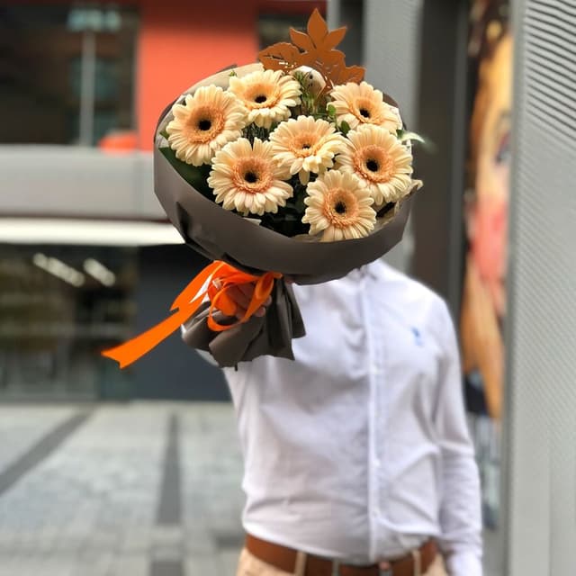 Букет из кремовых Гермини «Солнечные зайчики»