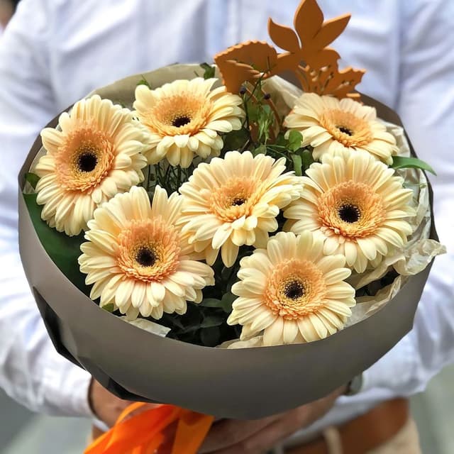 Букет из кремовых Гермини «Солнечные зайчики»