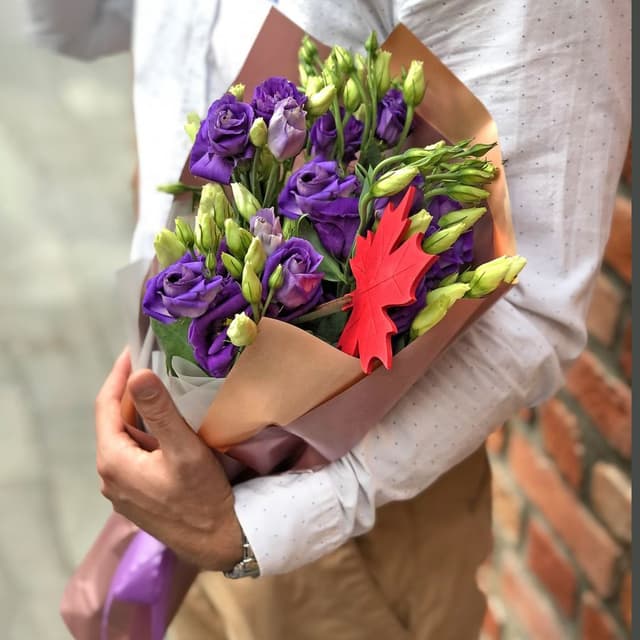 Букет из сиреневой Эустомы «Первому учителю»