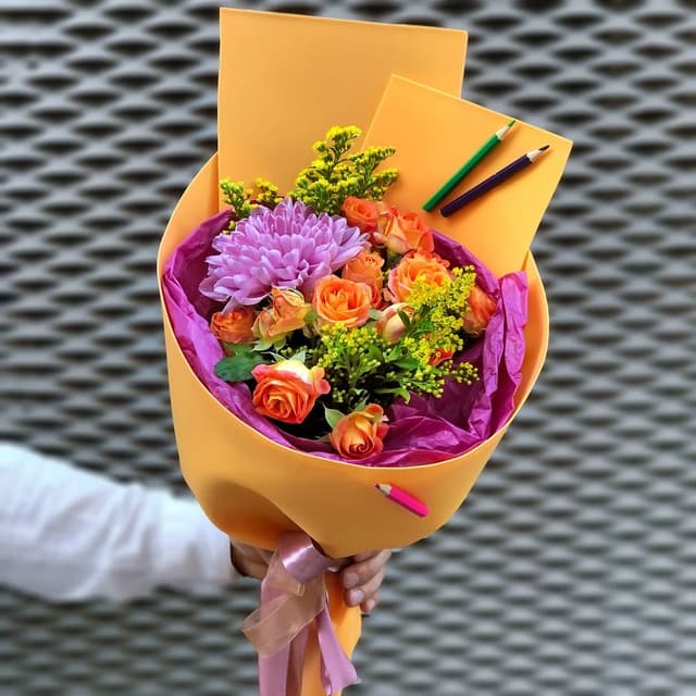 Букет из Хризантемы, Солидаго и Кустовой Розы «Грамматика»