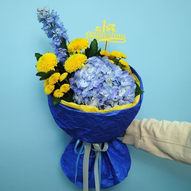 Букет из Гортензии, Хризантемы и Дельфиниума «2-Б»