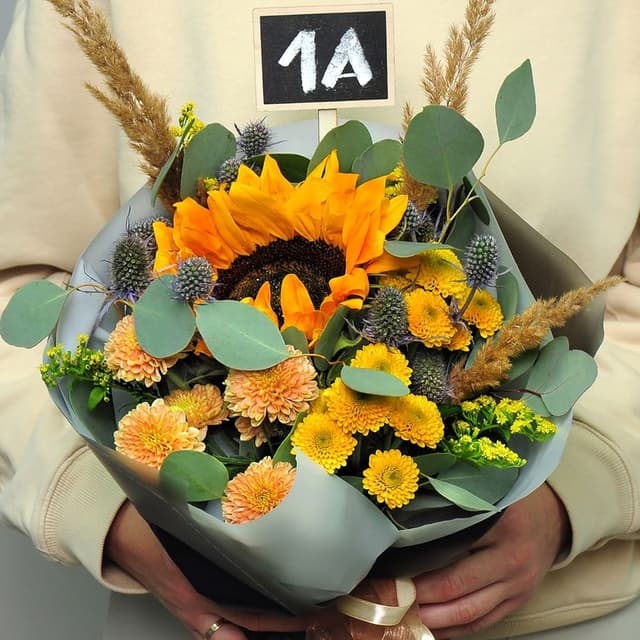 Букет из Подсолнуха и Хризантем «Как я провел лето»