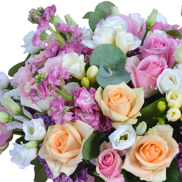 Композиция из Роз, Сирени и Фрезий в шляпной коробке «Для самой красивой»