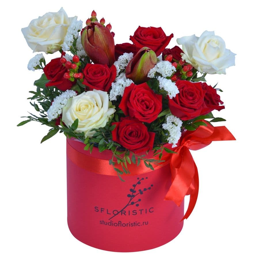 Композиция из Амариллиса и Розы в шляпной коробке «Тревоги души»