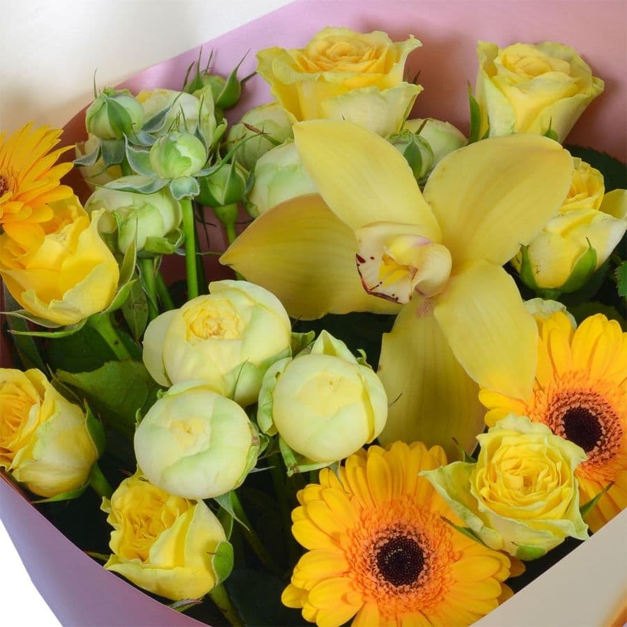 Букет из гермини, кустовых роз и орхидеи "Флюид"