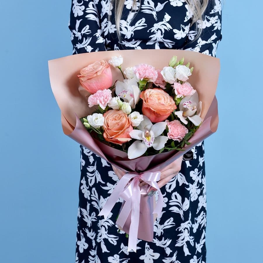 Букет из розы Кахала, Гвоздики и Лизиантуса «Спасибо!»