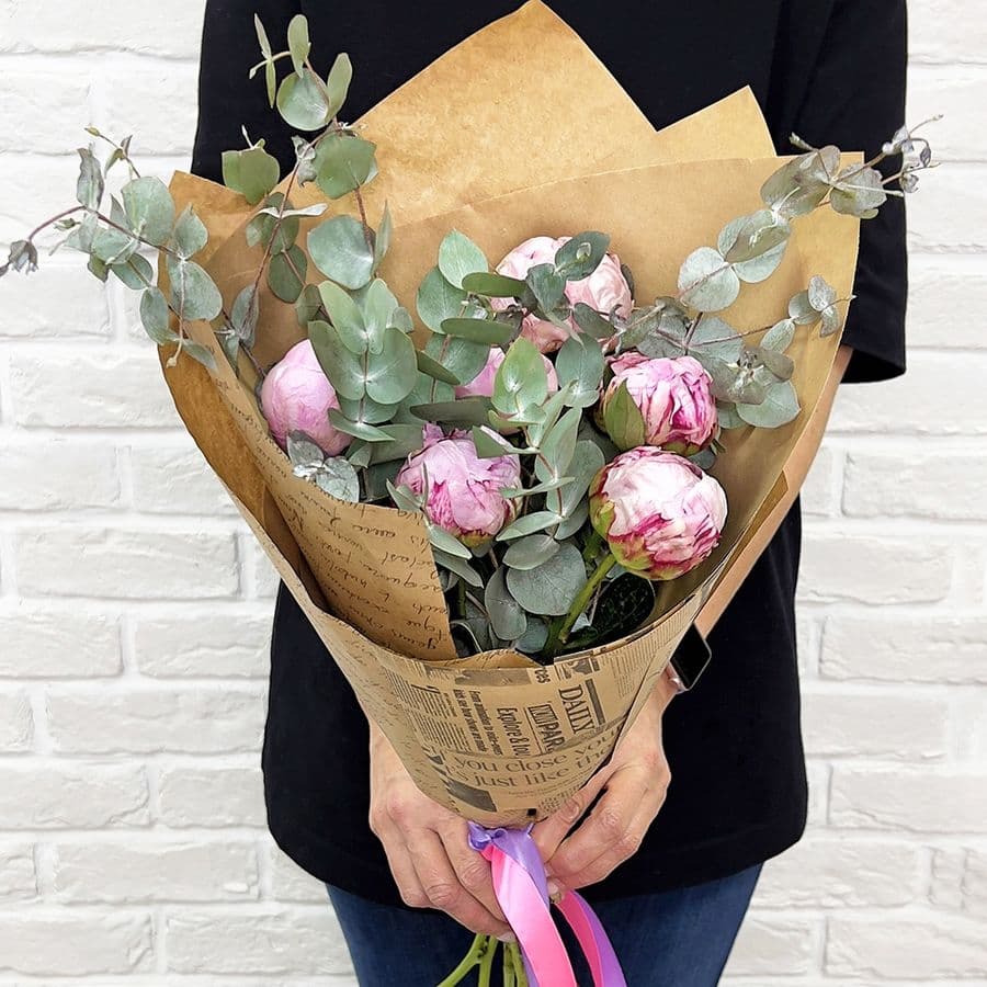 Букет из Пионов с Эвкалиптом «Отголоски» (Стандартный)