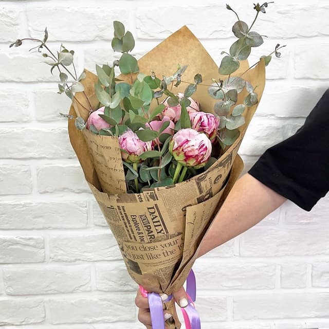 Букет из Пионов с Эвкалиптом «Отголоски» (Стандартный)