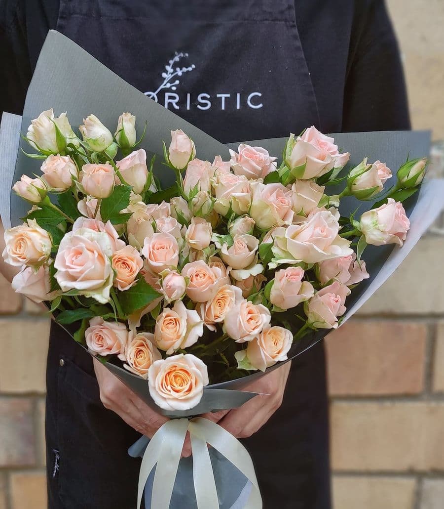 Букет Кустовых Роз «Ненаглядной»