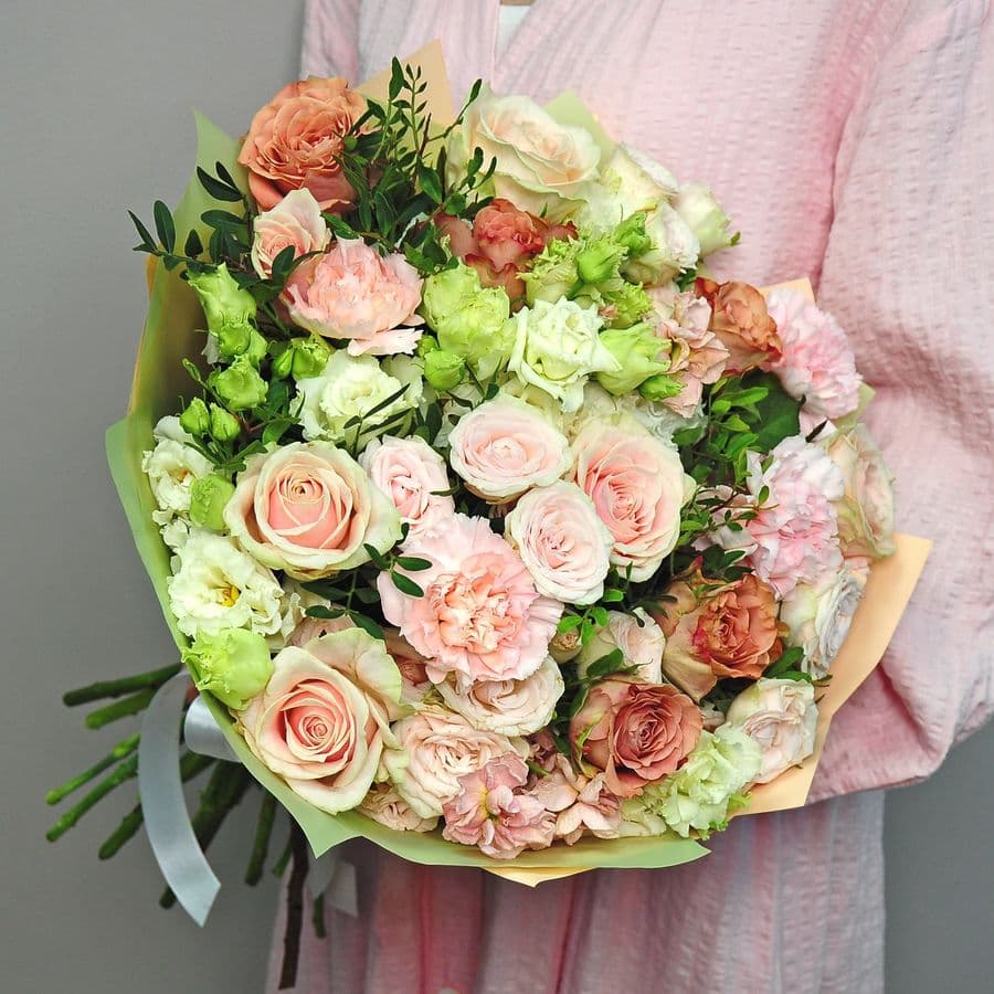 Букет из Маттиолы и Розы «Райский сад»