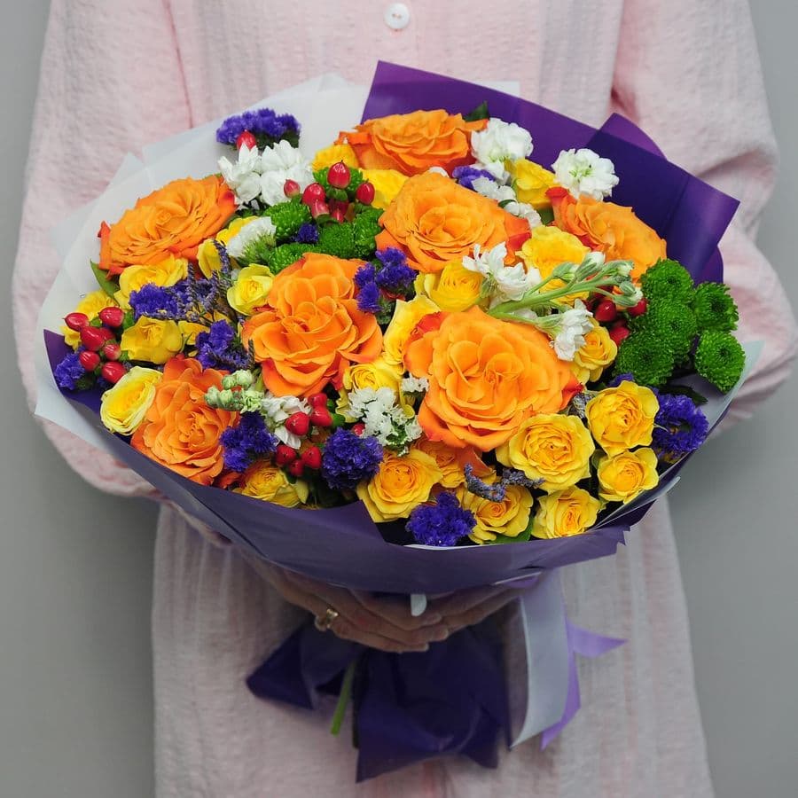 Букет из Роз, Хризантемы Сантини и Маттиолы «Яркий день»