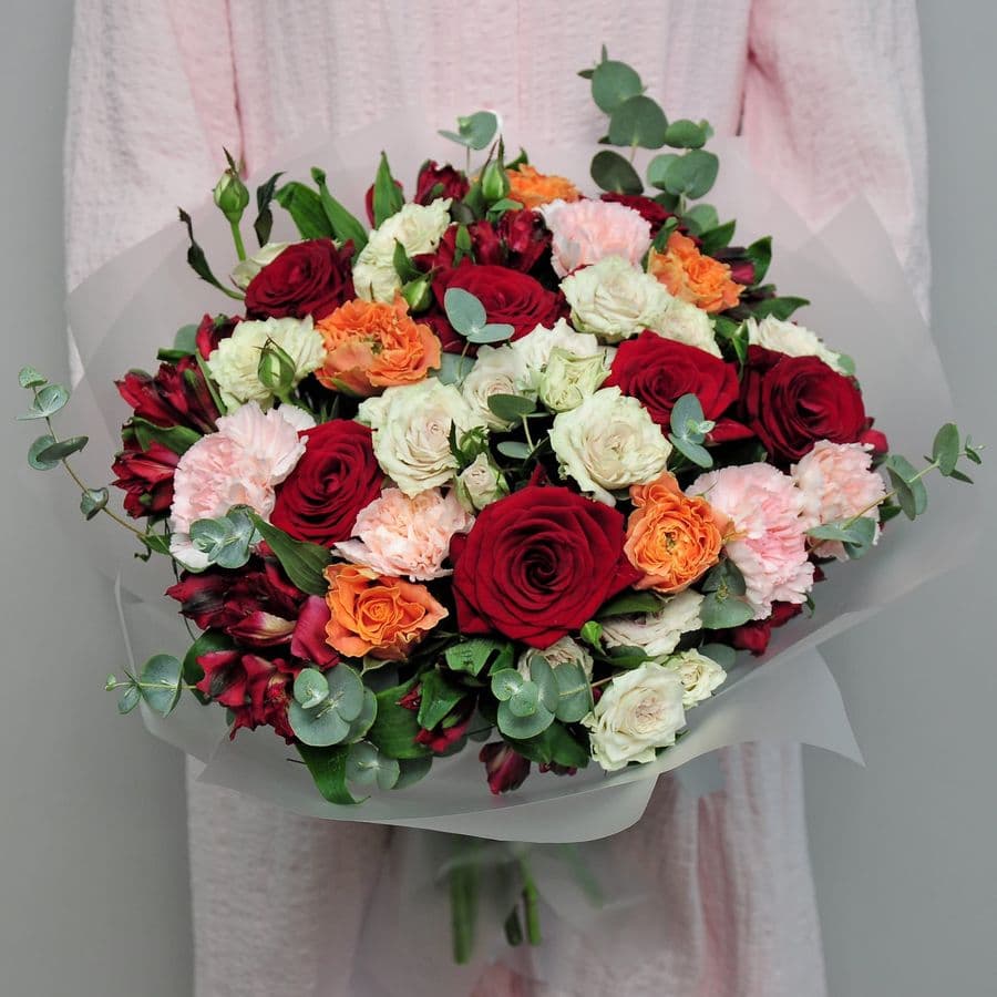 Букет из Роз и Диантуса «Роскошный»