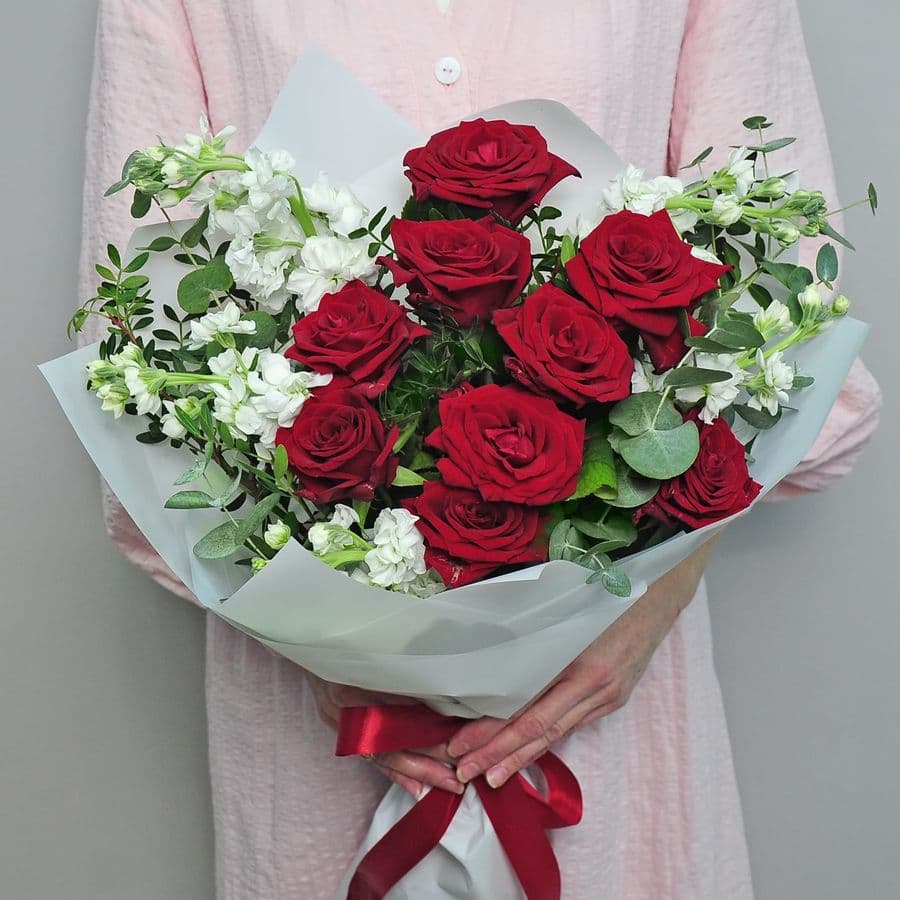 Букет из Роз и Маттиолы «Изящный»