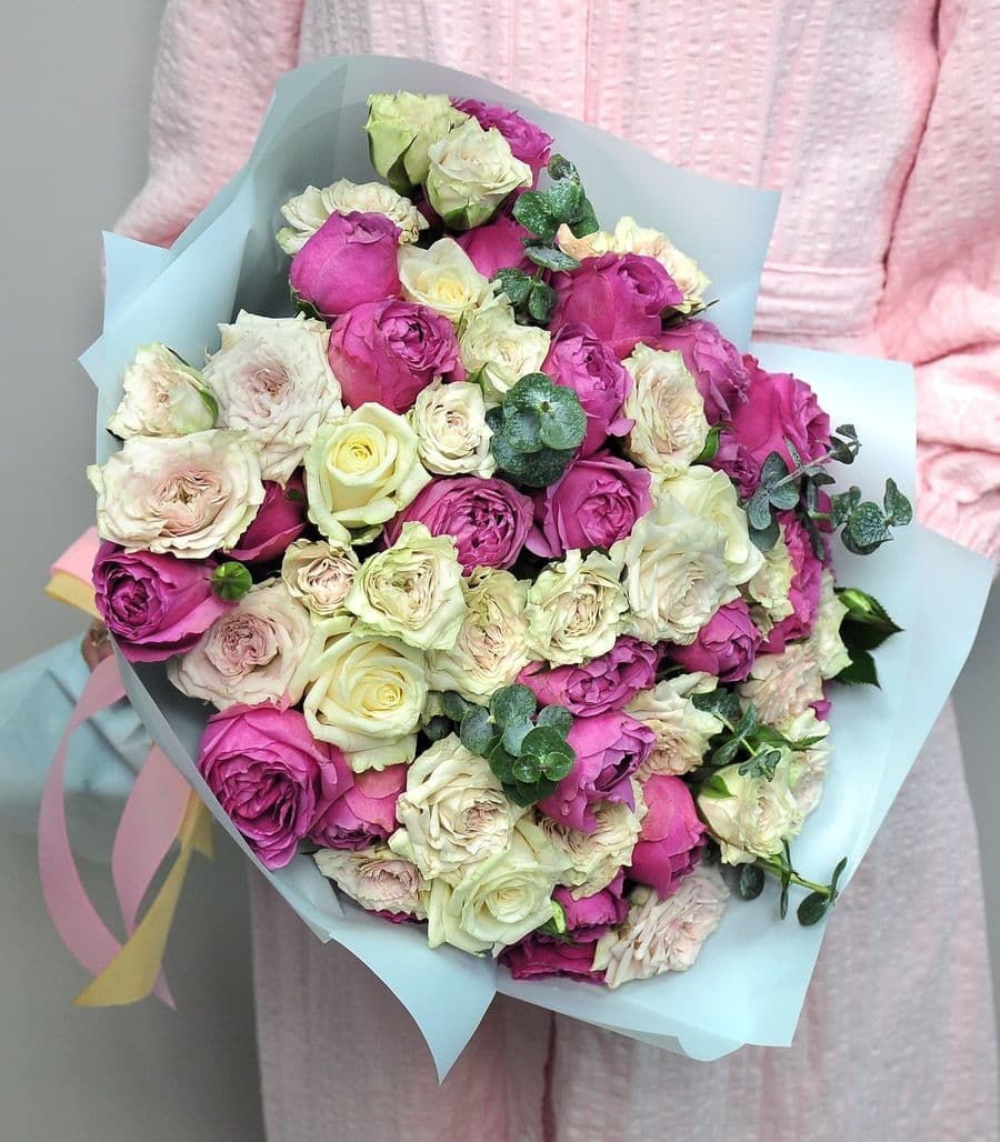 Букет из Кустовых Роз «Лучезарной»