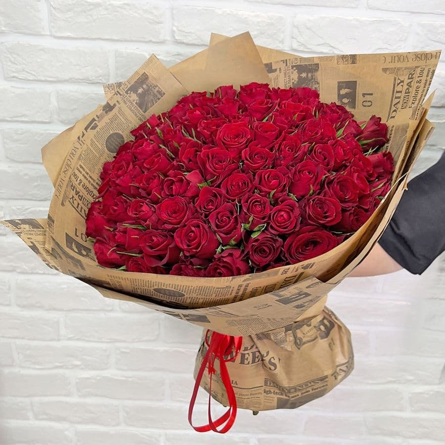 Букет из красной кенийской розы 101 шт «Роскошной»