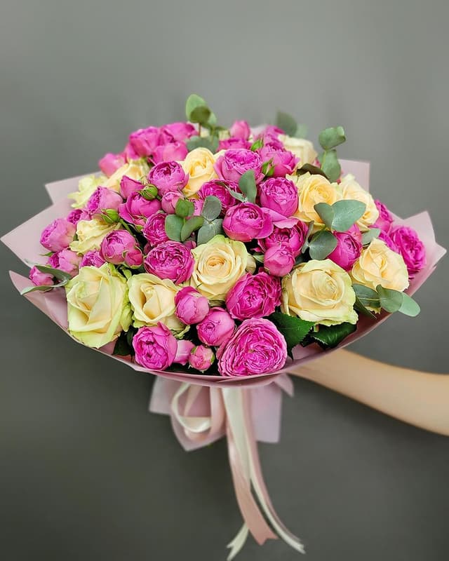 Букет из Мисти Баблс и Персиковой Розы «Спелый персик»