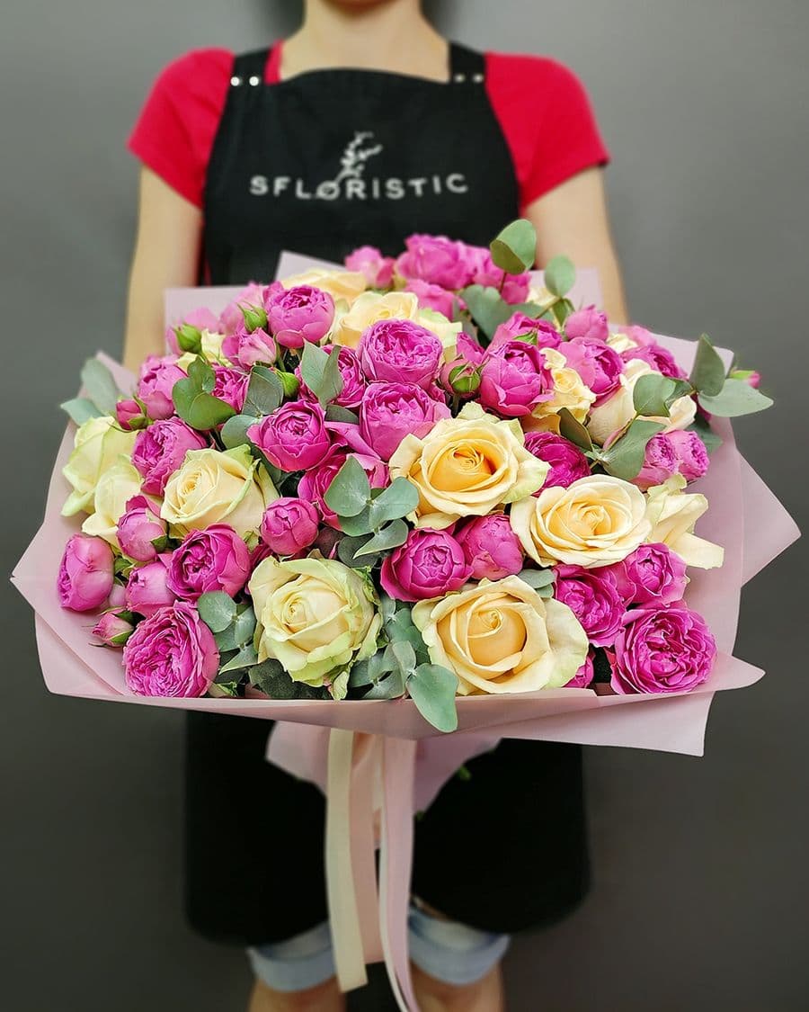 Букет из Мисти Баблс и Персиковой Розы «Спелый персик»