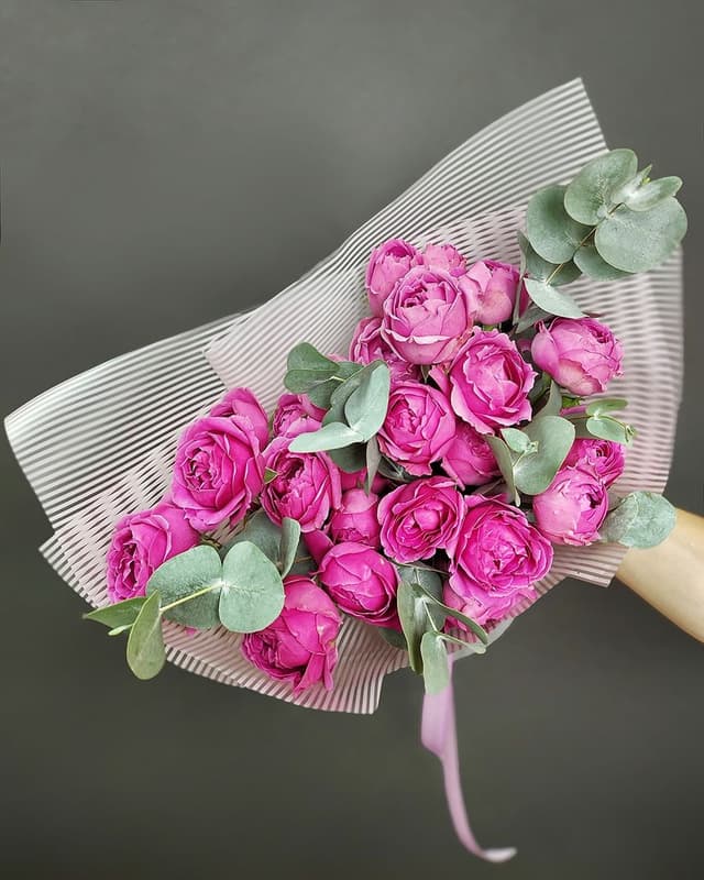 Букет из Роз Мисти Баблс «Неотразимой»