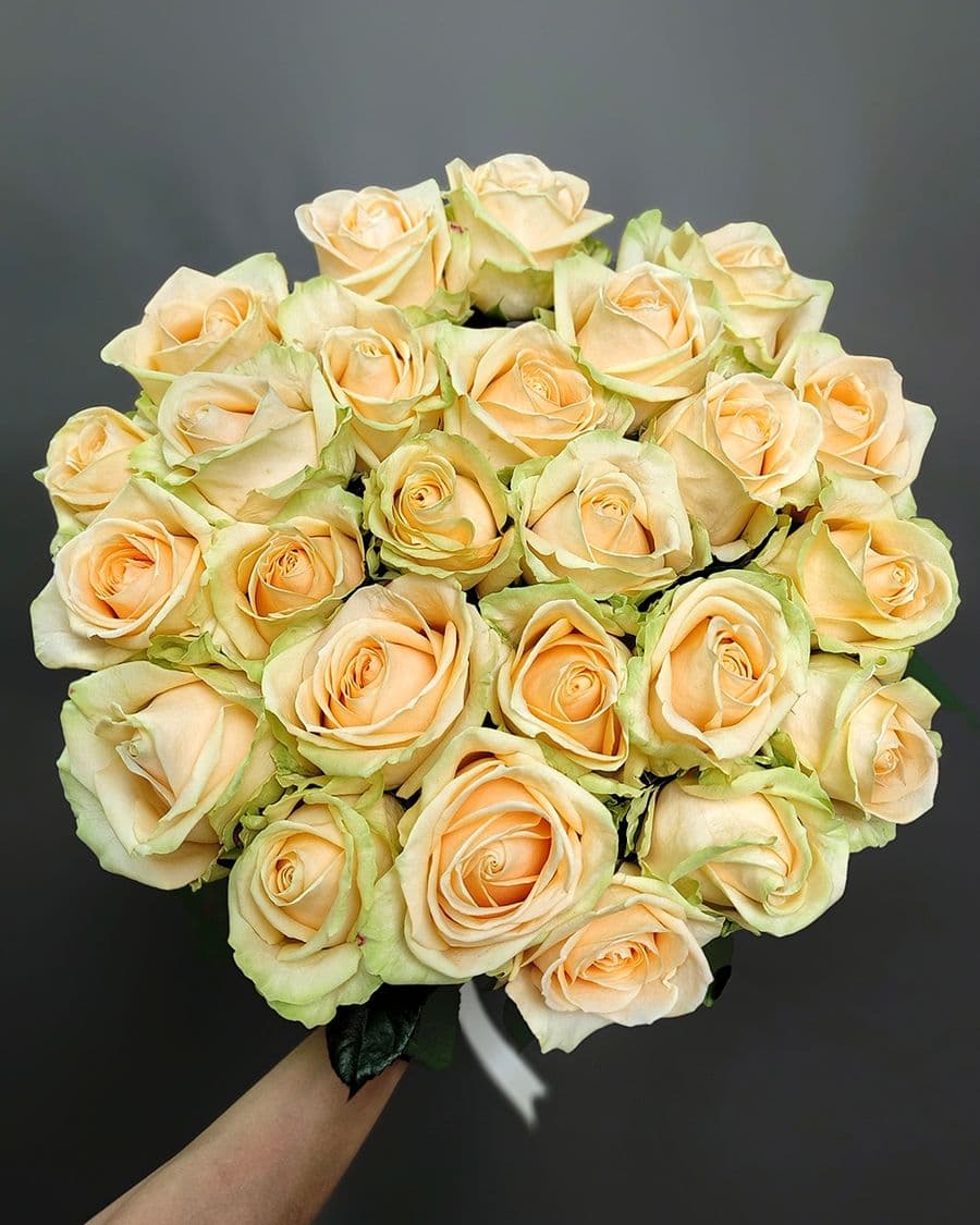 Букет Персиковых Роз 60 см «Грациозной»