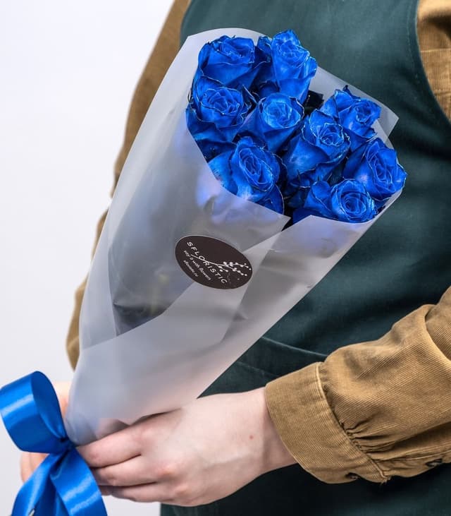 Букет из синих роз 60 см 9 шт «Роса после дождя»