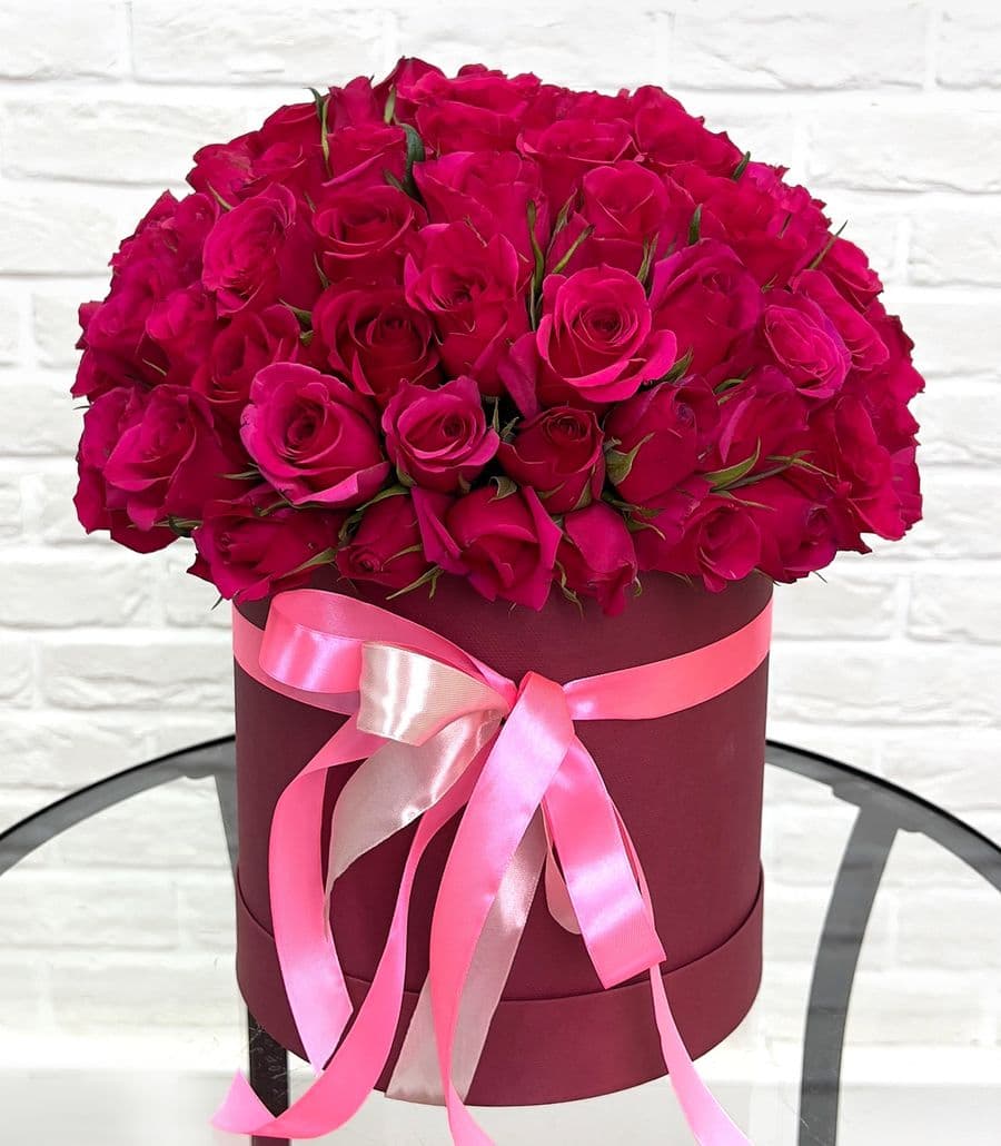 Малиновая роза Кения в коробке 51 шт «Вечная любовь»