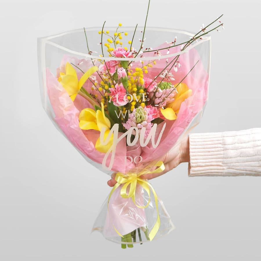 Букет из Тюльпана, Гвоздики и Мимозы «Золотой дождь»