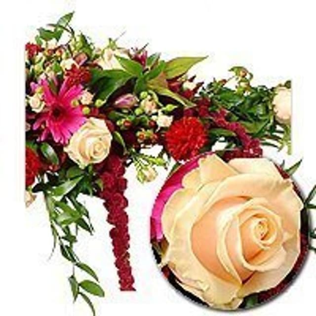 Настольная композиция из Роз, Георгин и Альстромерии «Сезон красного»