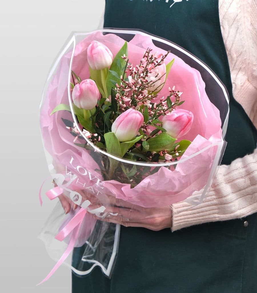 Букет из Тюльпанов и Генисты «Люблю, то что ты делаешь»